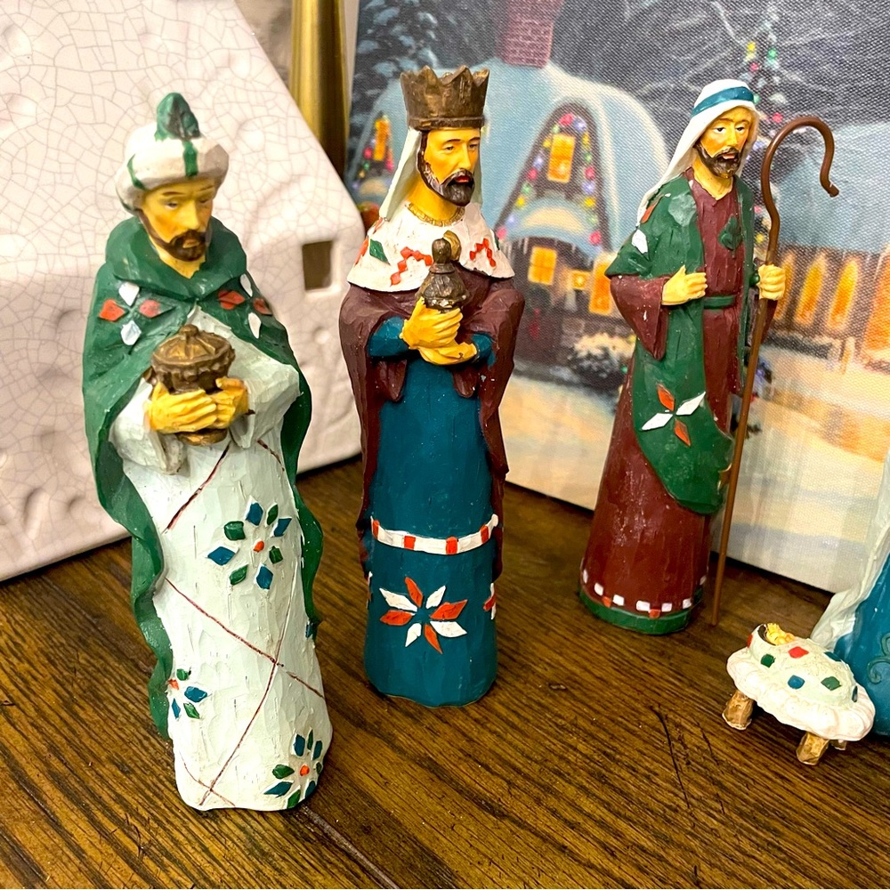 Kirkland Home Carved Resin 7Ps NATIVITY Set
Hand Painted